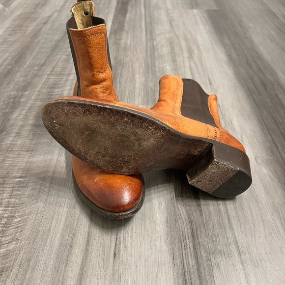 Size 10 Sorel, Frye & Lucky brand shoe bundle - Picture 3 of 5